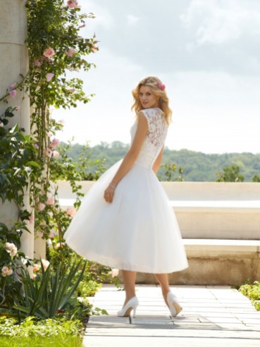 http://vivifypicture.com/top-ten-wedding-dress-style-in-2013-tea-length/top-10-2013-wedding-dress-style-tea-length-3